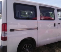 nissan-nv200-small-0
