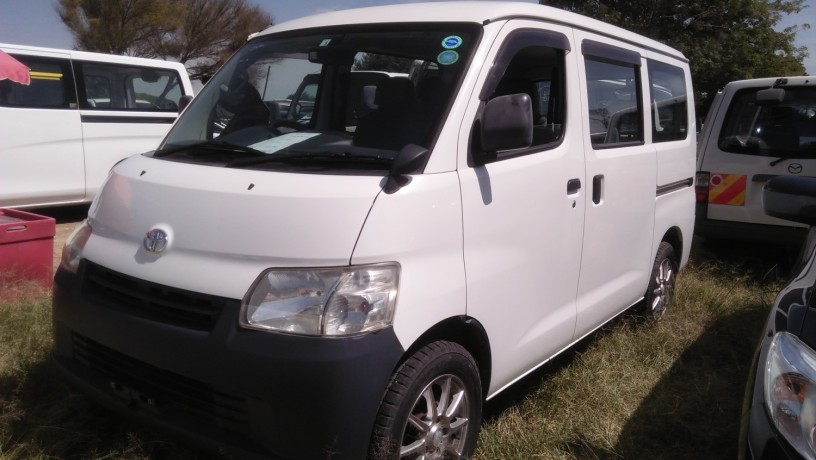 nissan-nv200-big-2