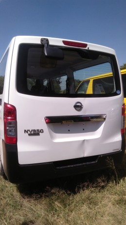 nissan-caravan-big-1