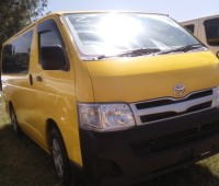 toyota-hiace-small-4
