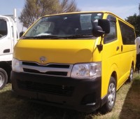 toyota-hiace-small-0