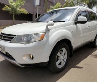 mitsubishi-outlander-small-1