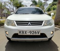 mitsubishi-outlander-small-0