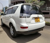 mitsubishi-outlander-small-3