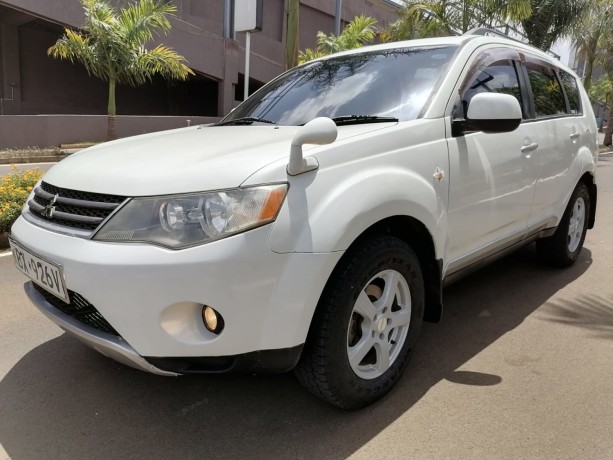 mitsubishi-outlander-big-1