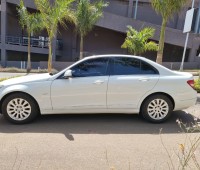 mercedez-benz-c200-small-0