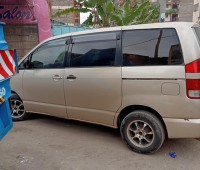toyota-noah-small-1