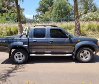 nissan-hardbody-np300-small-5