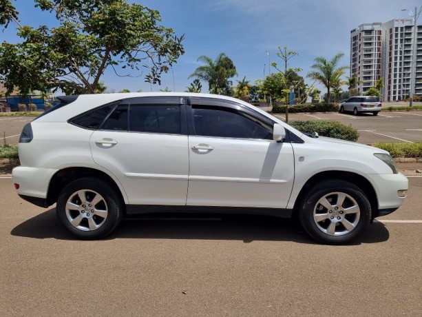 toyota-harrier-big-4