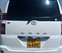 toyota-noah-small-7