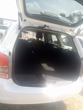 toyota-fielder-big-4