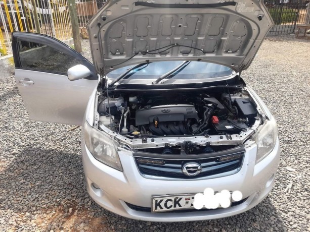 toyota-fielder-big-1