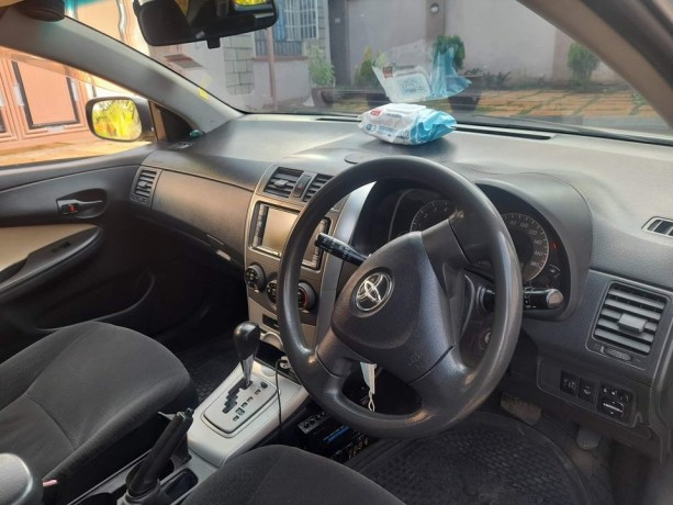 toyota-fielder-big-2