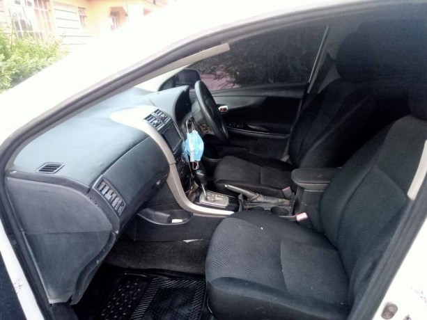 toyota-fielder-big-2