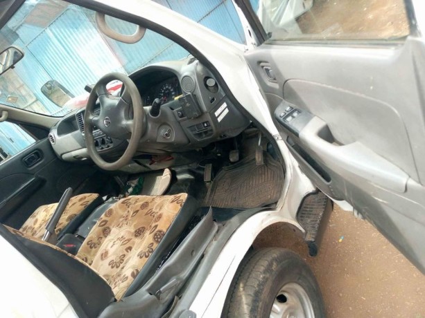 nissan-caravan-big-1