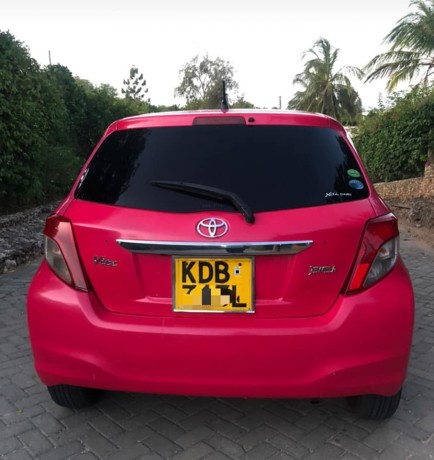 toyota-vitz-big-2