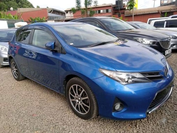 toyota-auris-big-4
