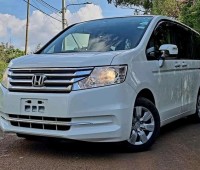 honda-stepwagon-small-3