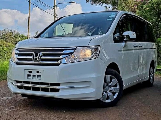 honda-stepwagon-big-3