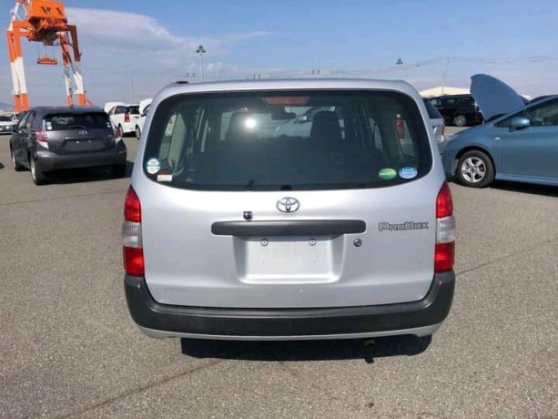 toyota-probox-big-5