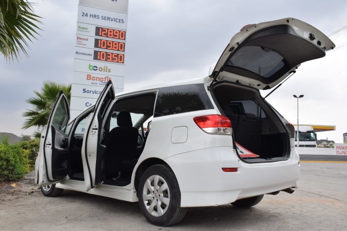 2010-toyota-wish-for-sale-big-2