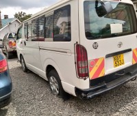 toyota-hiace-small-1