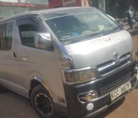 toyota-hiace-small-0