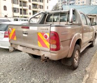 toyota-hilux-small-0