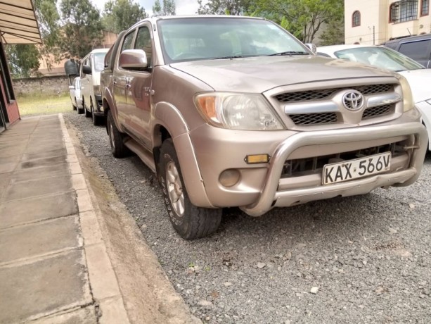 toyota-hilux-big-3