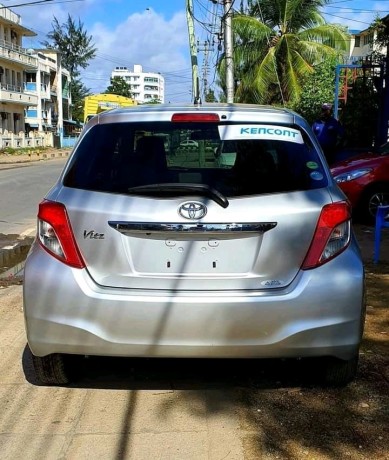 toyota-vitz-big-1