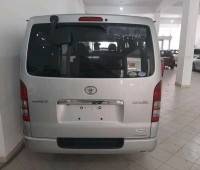 toyota-hiace-small-1