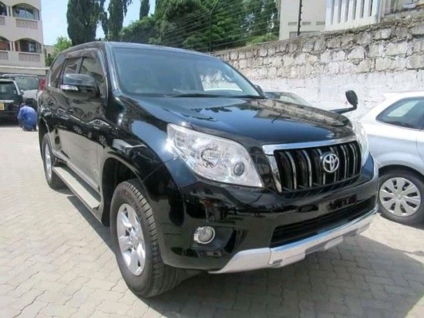 toyota-prado-big-0