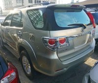 toyota-fortuner-small-4