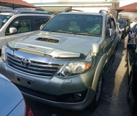 toyota-fortuner-small-0