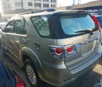 toyota-fortuner-small-3