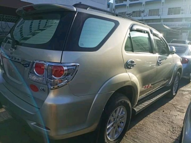 toyota-fortuner-big-2