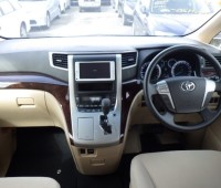 toyota-alphard-small-4