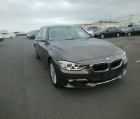 bmw-320i-small-4