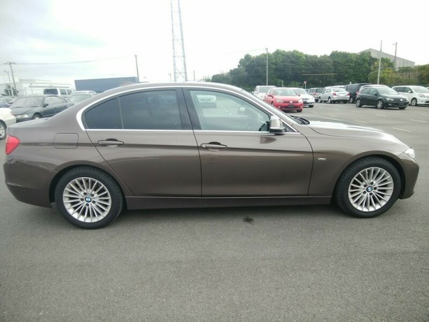 bmw-320i-big-2