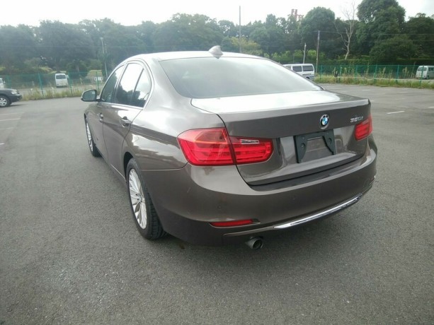 bmw-320i-big-1