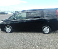 toyota-noah-small-4