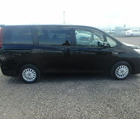 toyota-noah-small-3