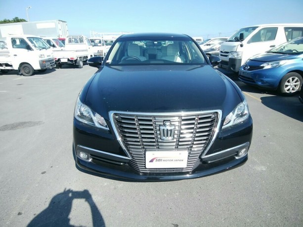 toyota-crown-big-2