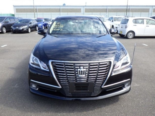 toyota-crown-big-0