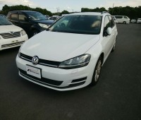 volkswagen-golf-small-0