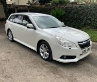 subaru-legacy-small-1