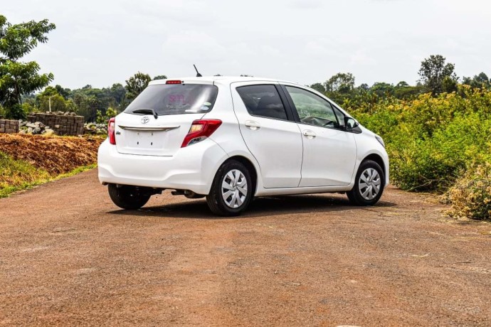 toyota-vitz-big-1