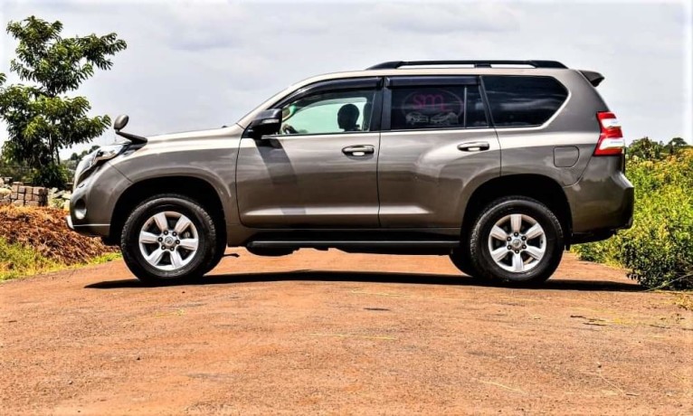 toyota-landcruiser-prado-tx-big-6