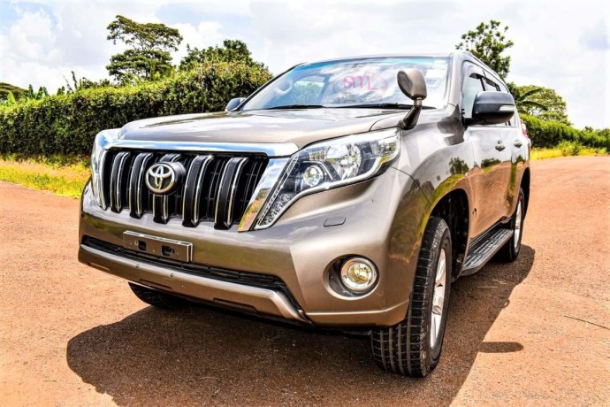 toyota-landcruiser-prado-tx-big-4