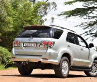 toyota-fortuner-small-0